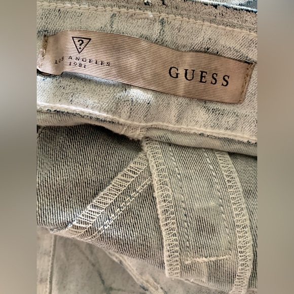 NWOT Guess Jeans in Distressed - Picture 7 of 7